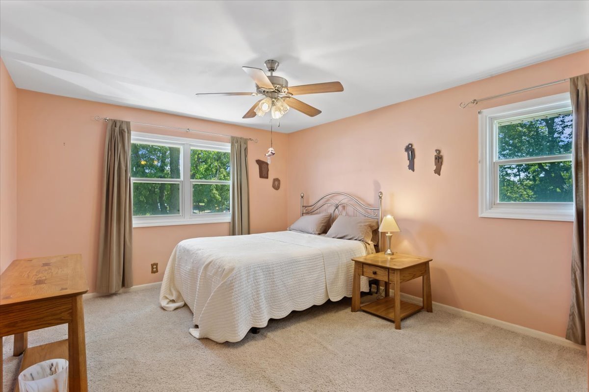 3918 Belle Aire Lane, Downers Grove, IL 60515