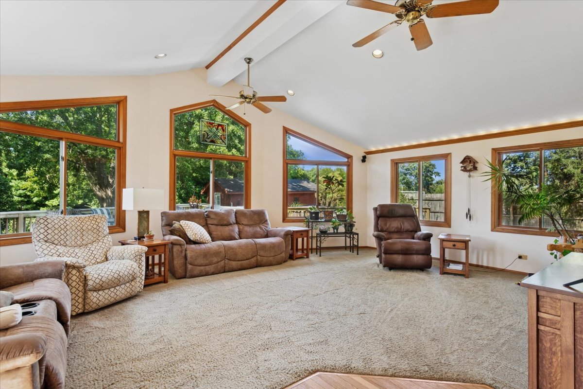 3918 Belle Aire Lane, Downers Grove, IL 60515