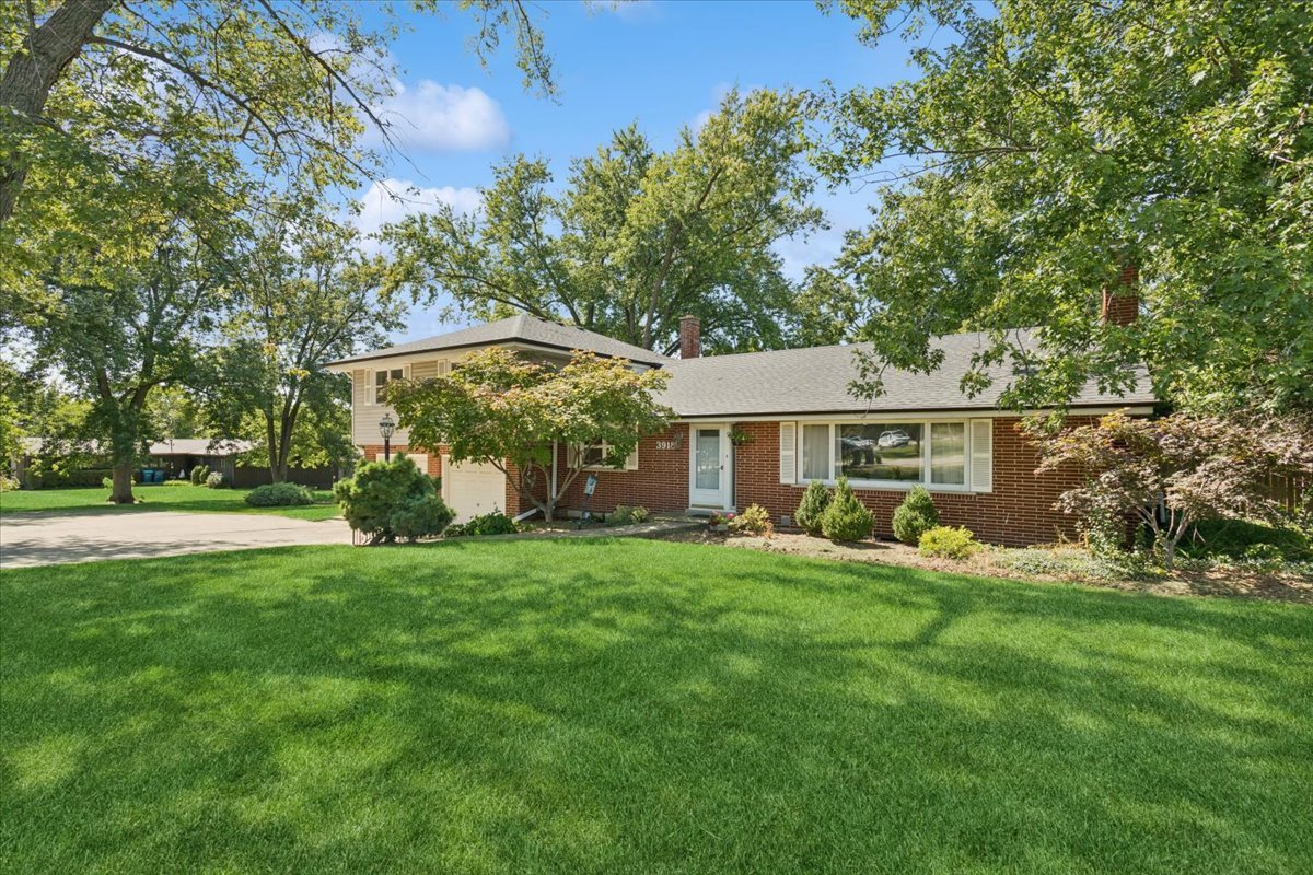 3918 Belle Aire Lane, Downers Grove, IL 60515