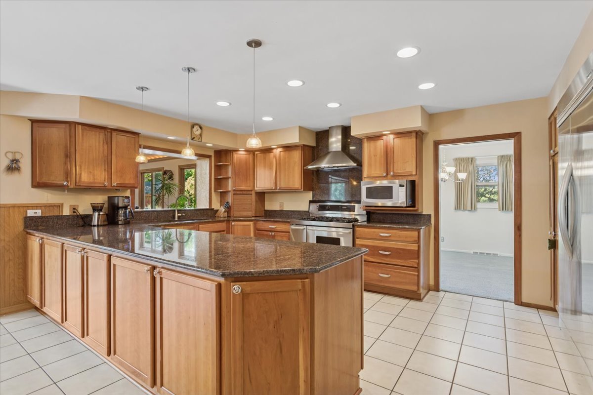 3918 Belle Aire Lane, Downers Grove, IL 60515