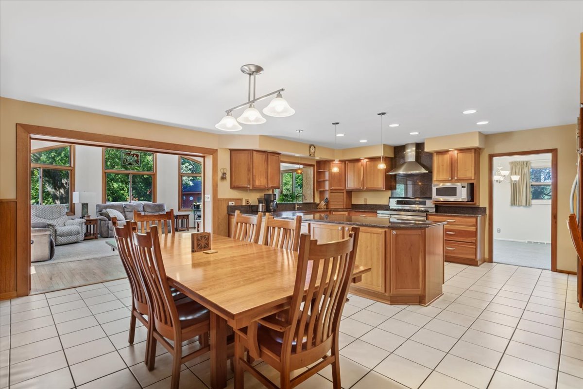 3918 Belle Aire Lane, Downers Grove, IL 60515