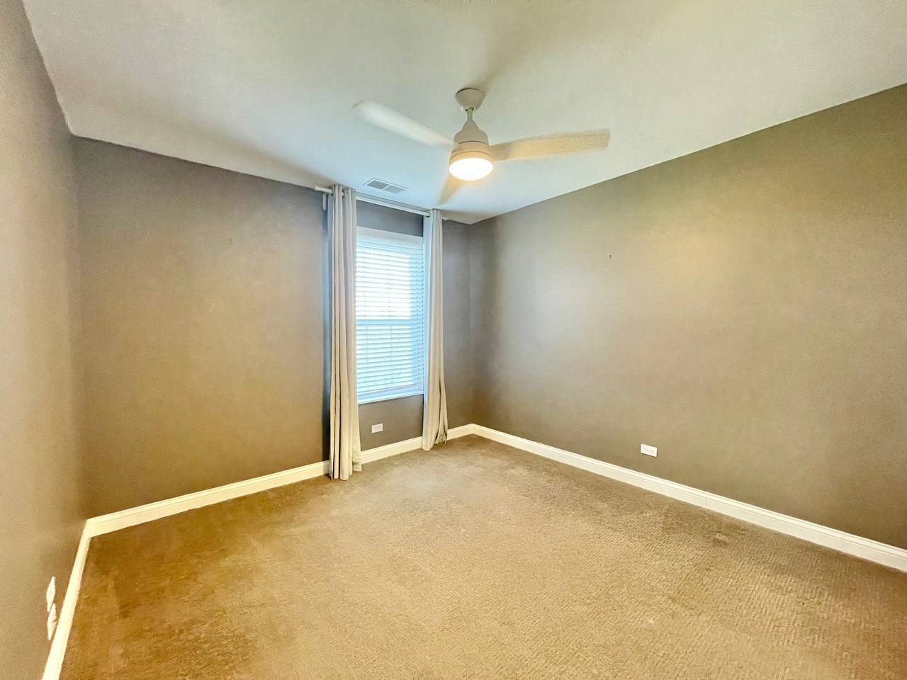 1991 Grandview Place #1991, Montgomery, IL 60538