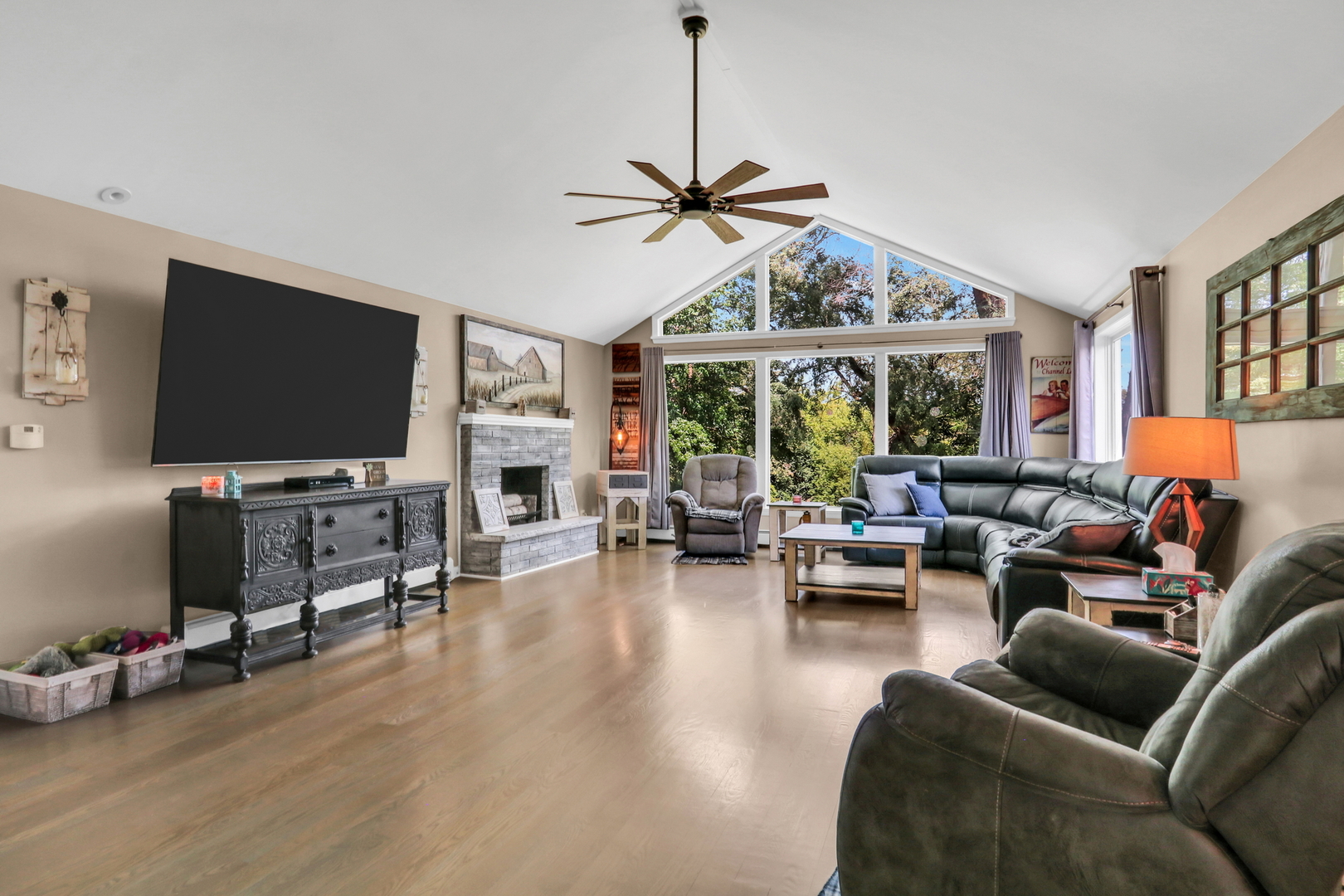 16400 W Kelly Road, Wadsworth, IL 60083