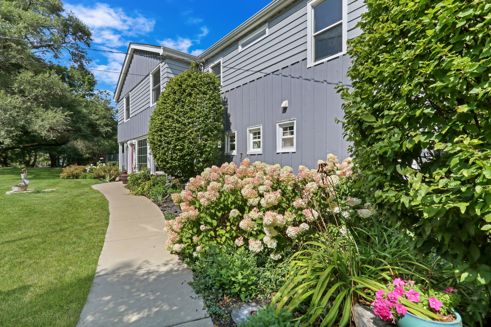 16400 W Kelly Road, Wadsworth, IL 60083