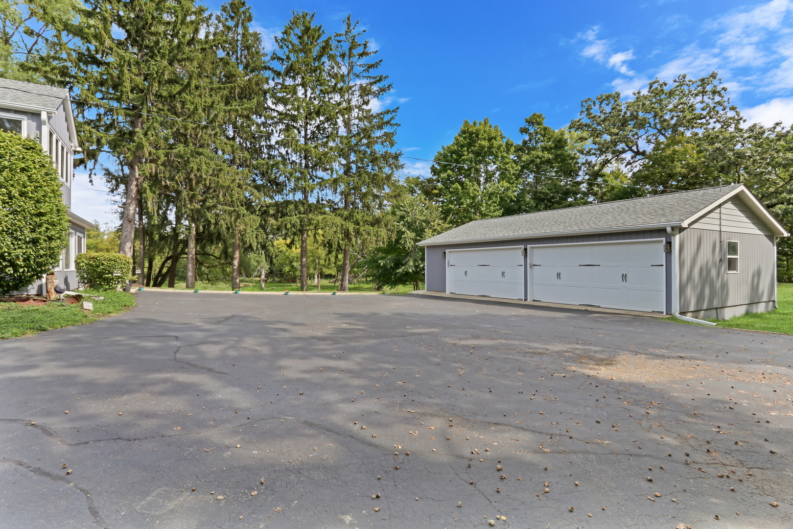 16400 W Kelly Road, Wadsworth, IL 60083