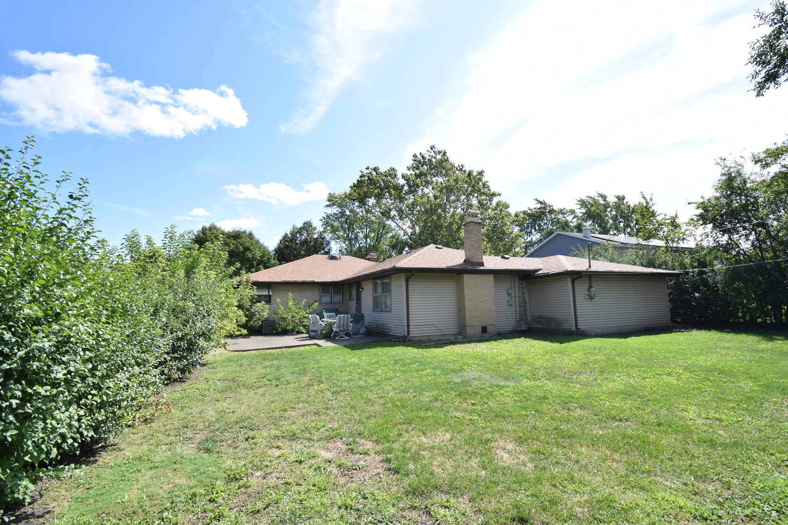 1114 Hewitt Drive, Des Plaines, IL 60016