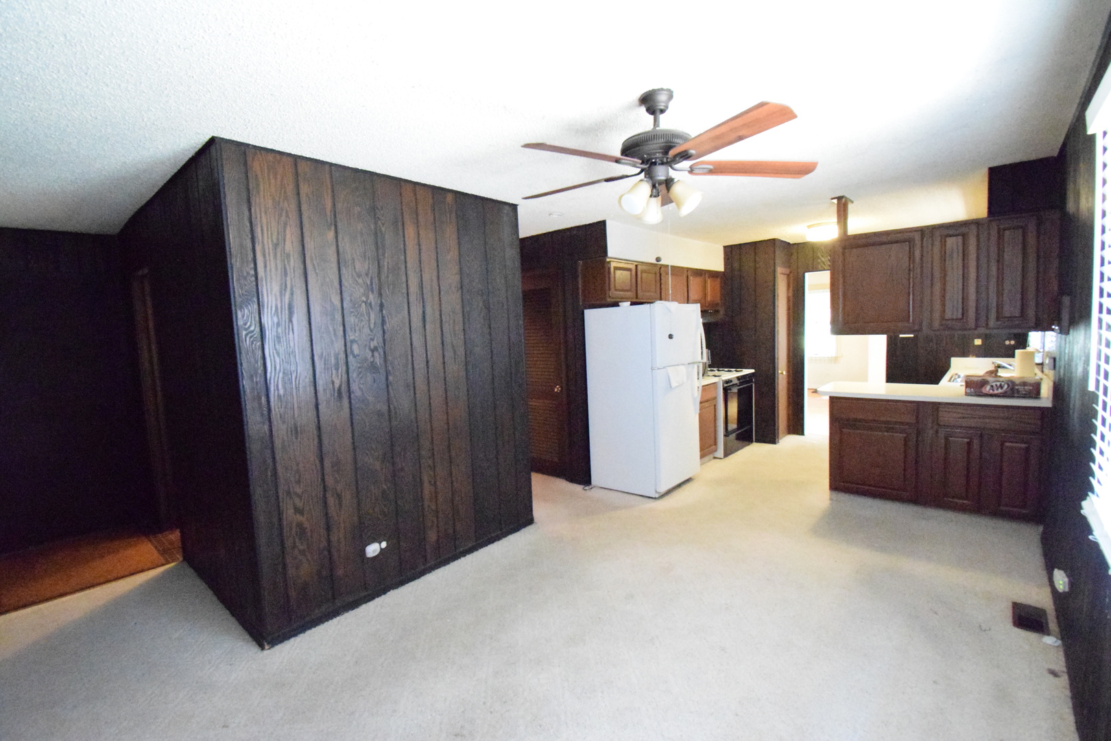 1114 Hewitt Drive, Des Plaines, IL 60016