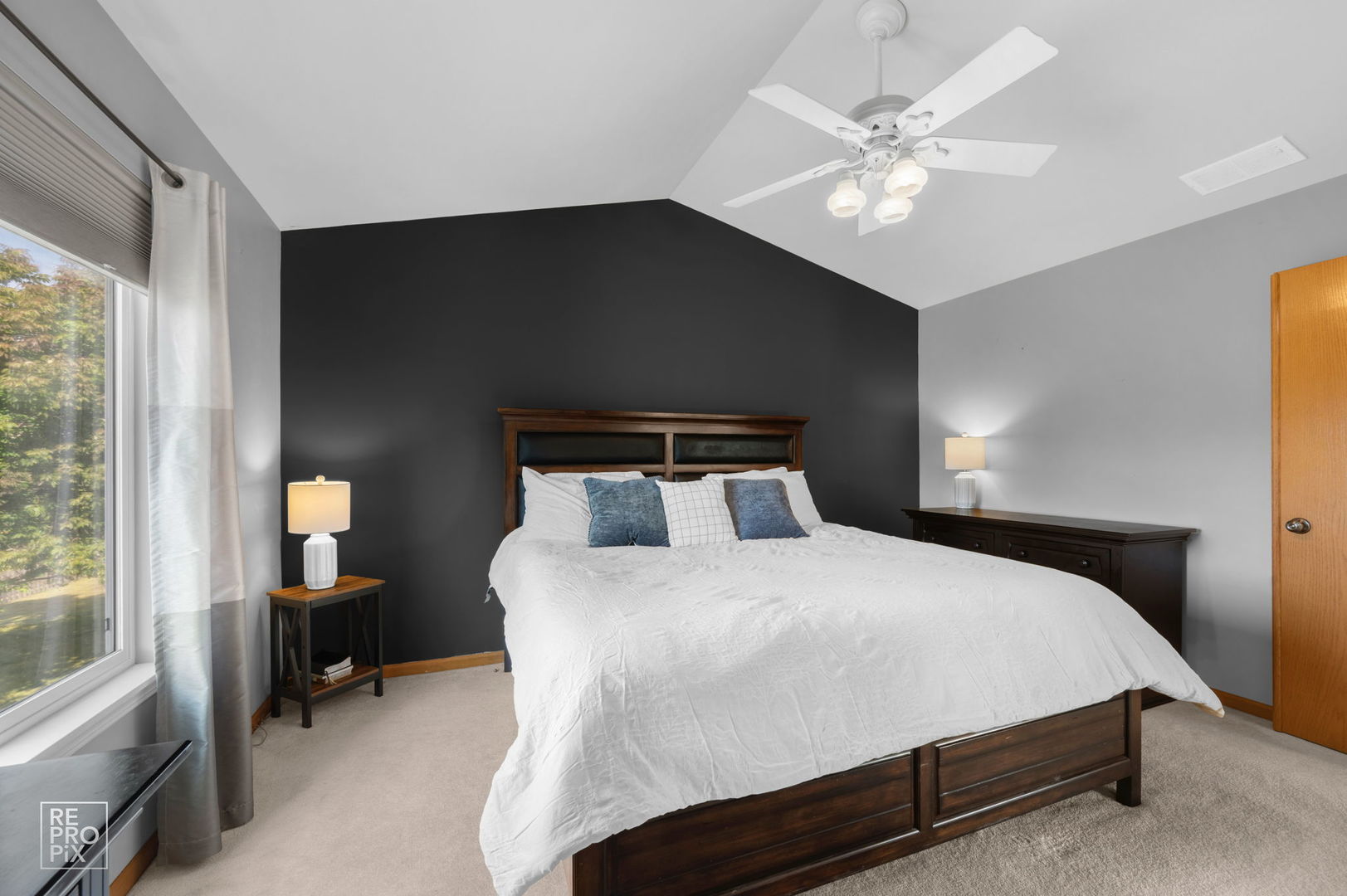 1354 S Abington Lane, Round Lake, IL 60073