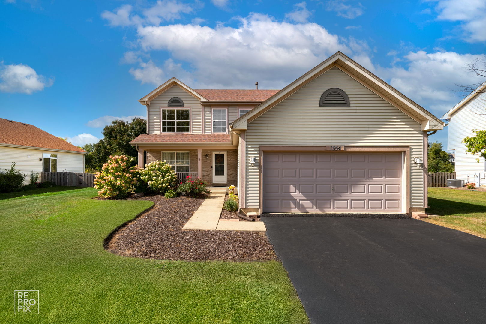 1354 S Abington Lane, Round Lake, IL 60073