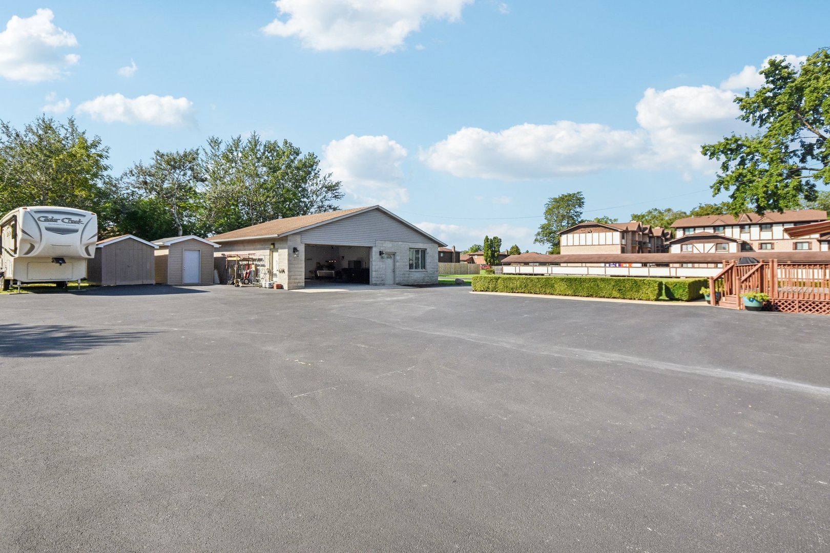 2855 Glenwood Lansing Road, Lynwood, IL 60411