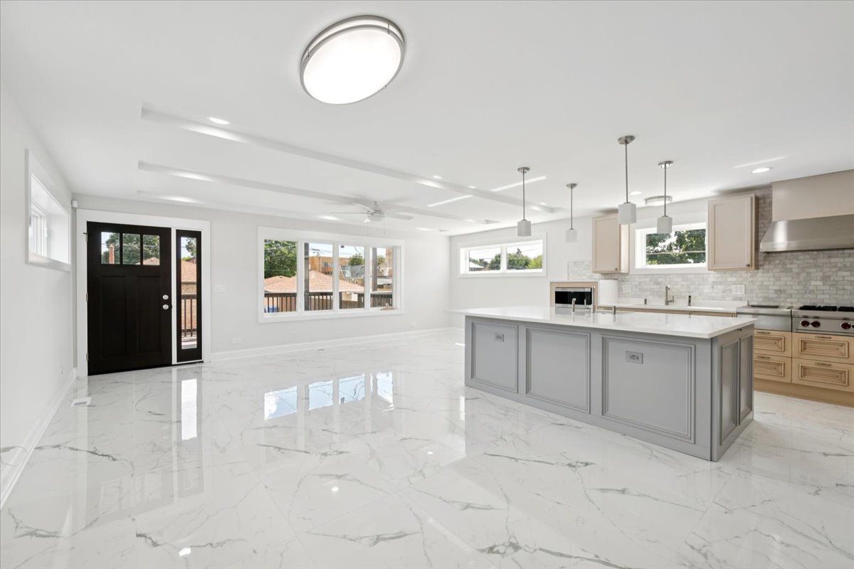 1905 N Nordica Avenue, Chicago, IL 60707