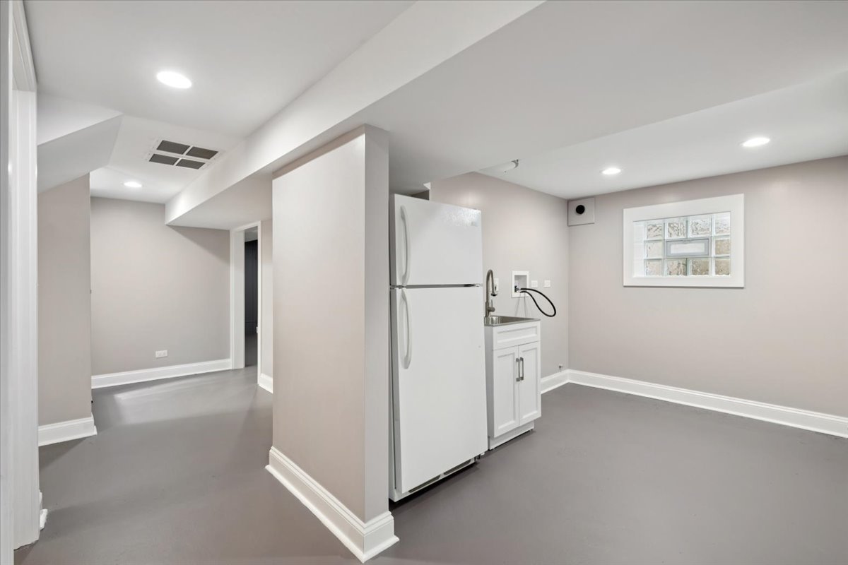 1905 N Nordica Avenue, Chicago, IL 60707