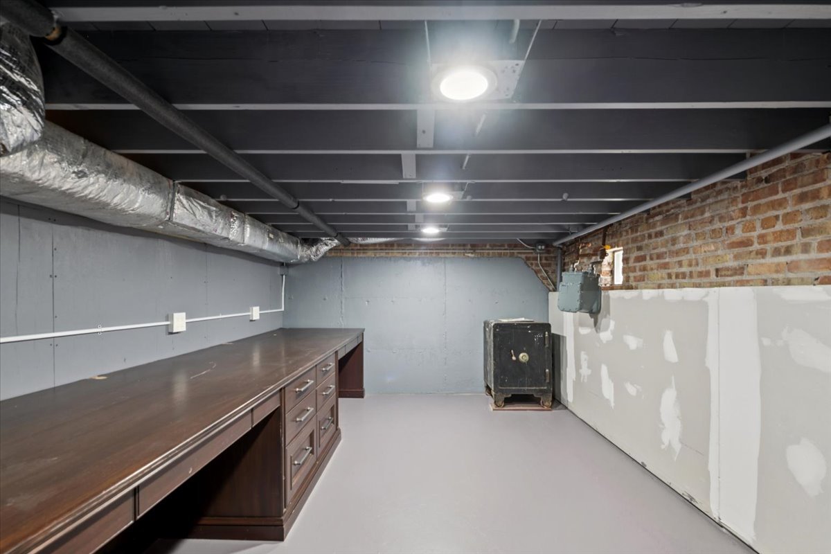 1905 N Nordica Avenue, Chicago, IL 60707