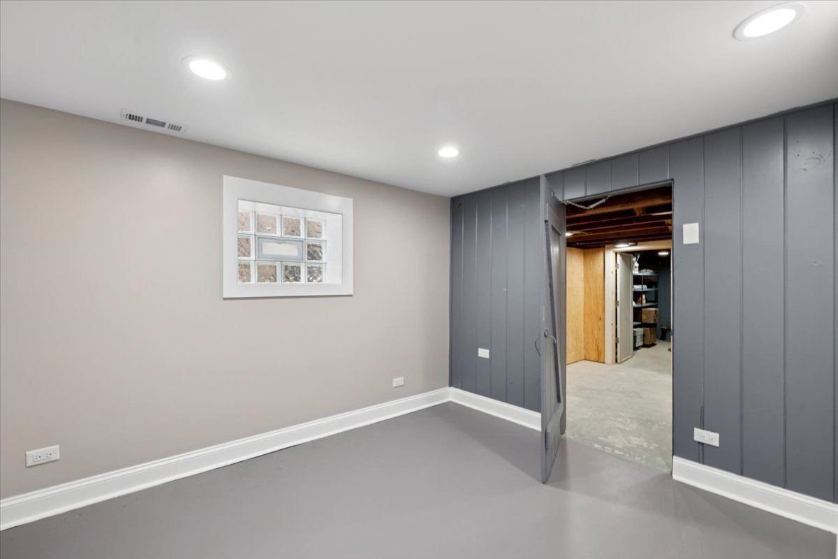 1905 N Nordica Avenue, Chicago, IL 60707