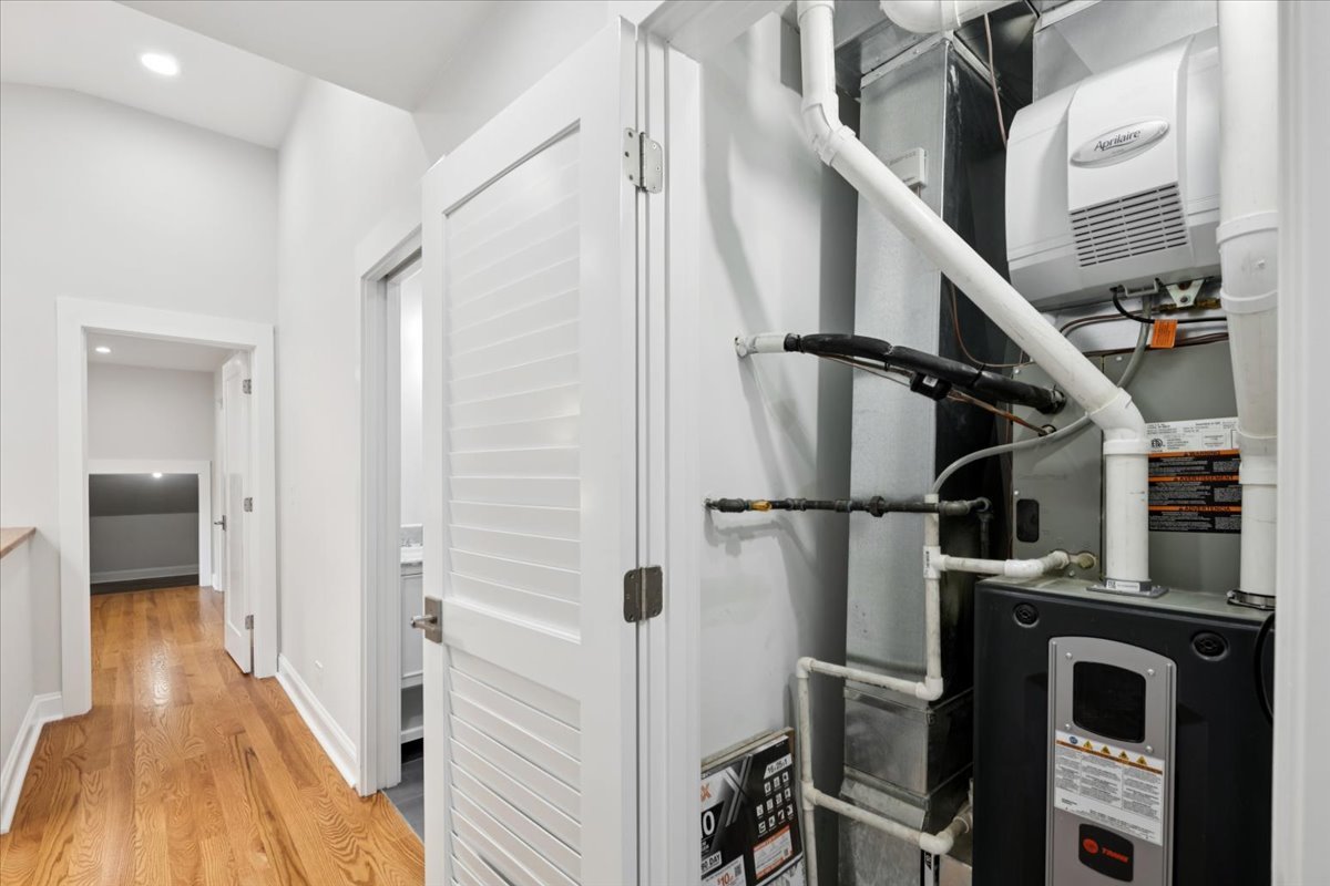 1905 N Nordica Avenue, Chicago, IL 60707