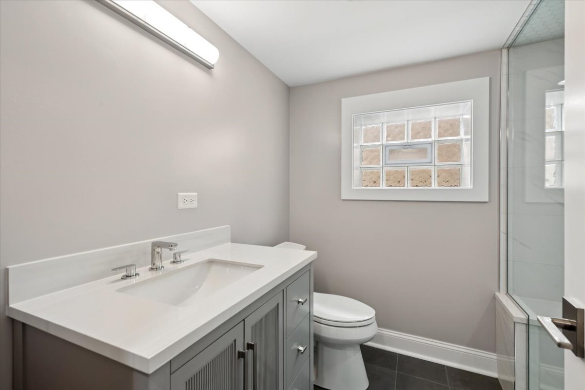 1905 N Nordica Avenue, Chicago, IL 60707