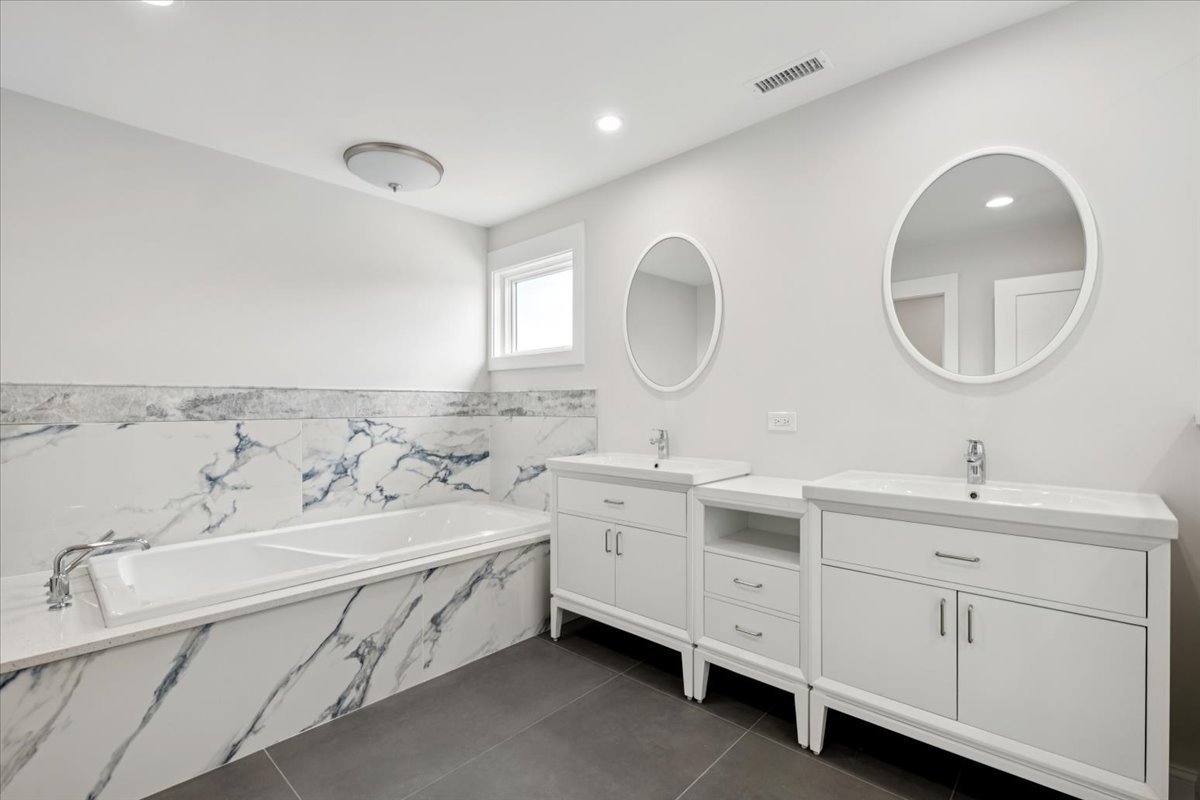 1905 N Nordica Avenue, Chicago, IL 60707