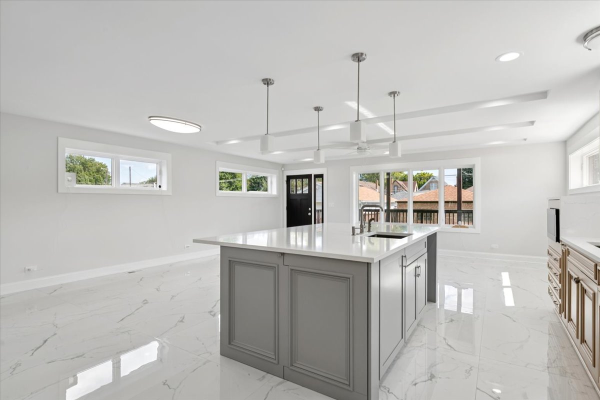 1905 N Nordica Avenue, Chicago, IL 60707