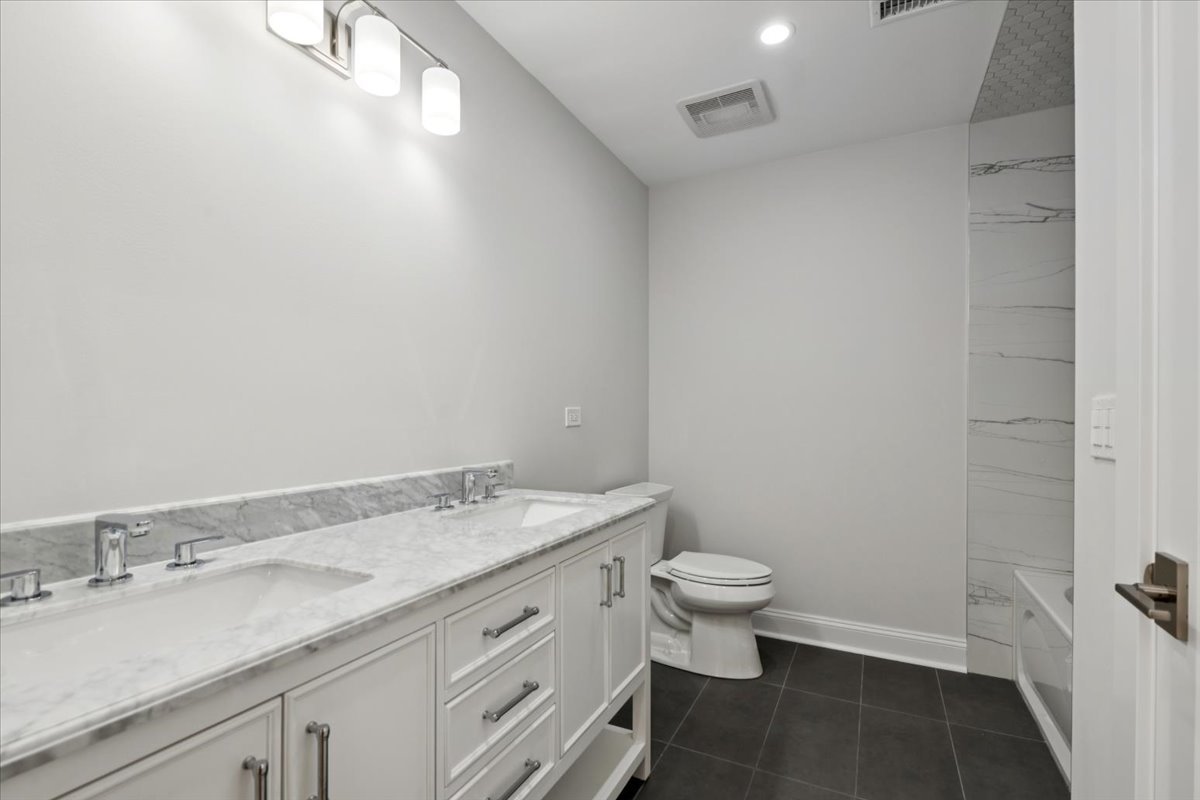 1905 N Nordica Avenue, Chicago, IL 60707