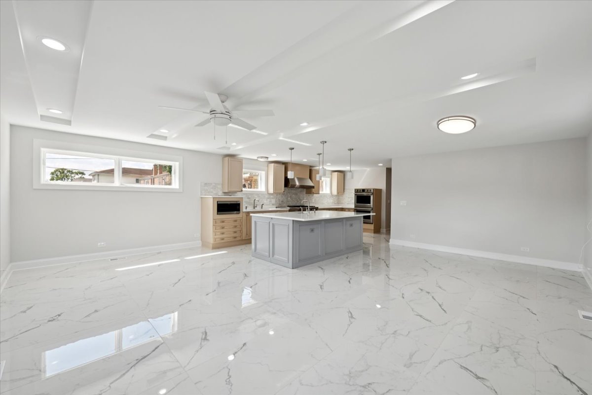 1905 N Nordica Avenue, Chicago, IL 60707