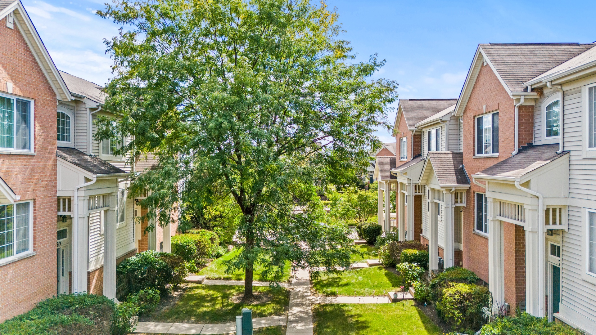 738 Hanbury Drive #738, Des Plaines, IL 60016