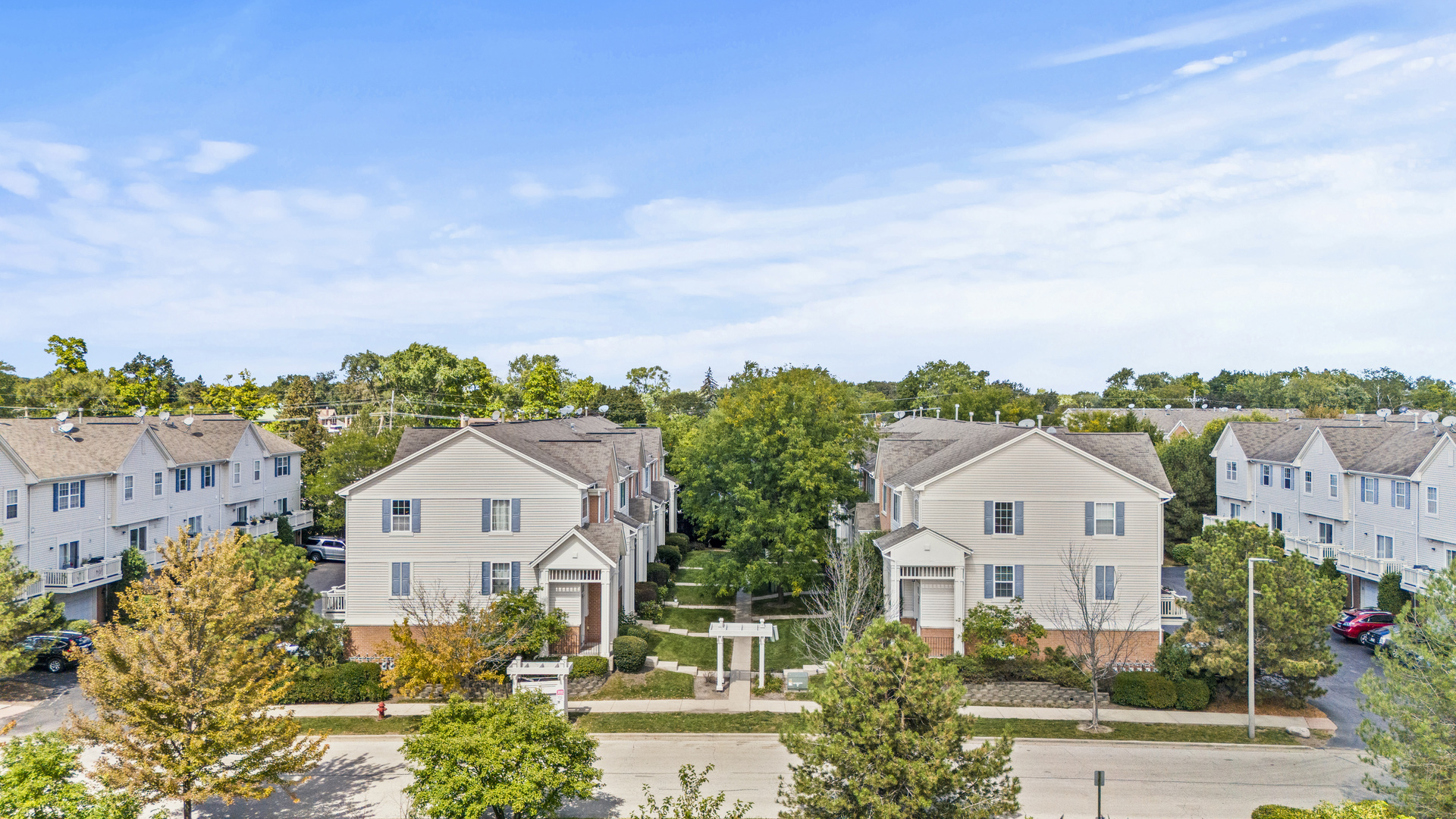 738 Hanbury Drive #738, Des Plaines, IL 60016