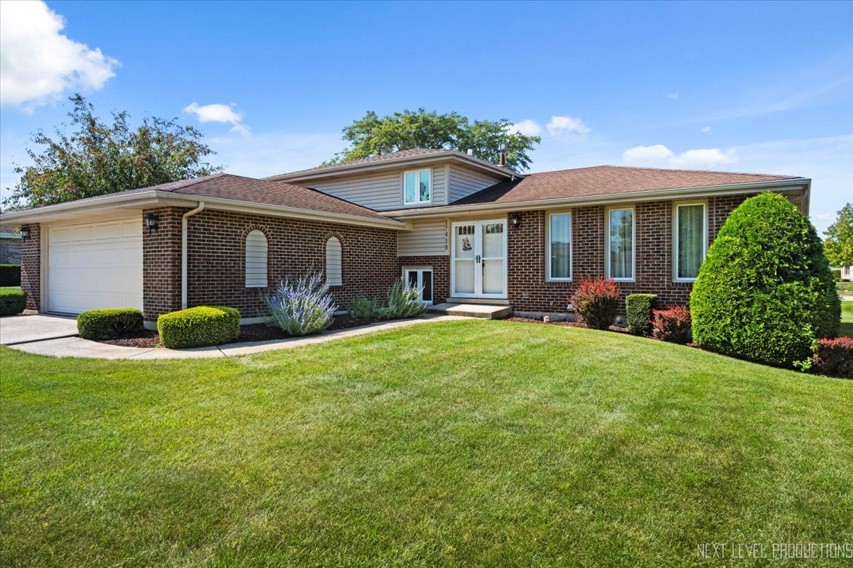 17418 Avon Lane, Tinley Park, IL 60487