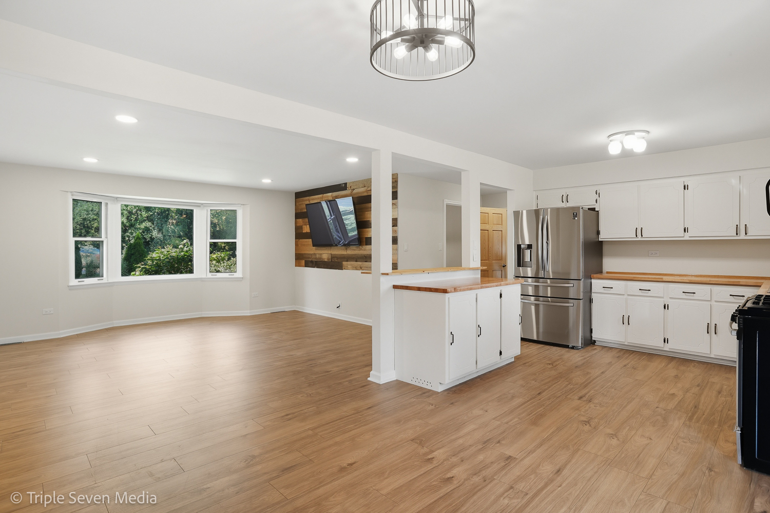 11307 German Church Road, Willow Springs, IL 60480