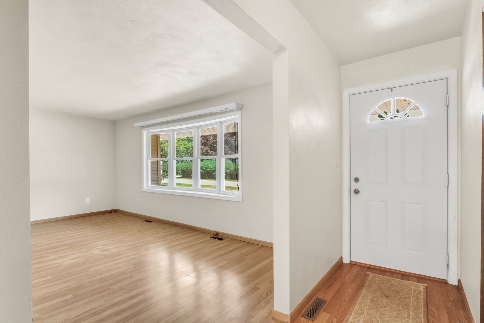 1856 Magnolia Avenue, Gurnee, IL 60031