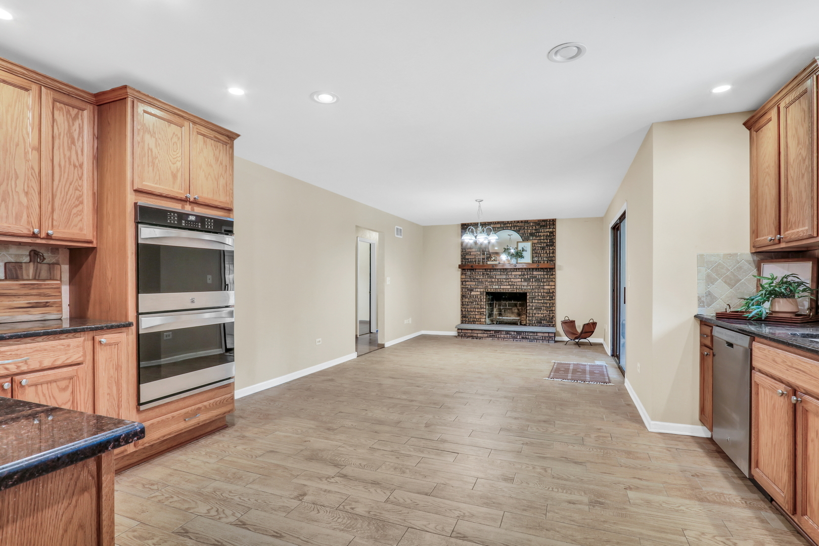 1856 Magnolia Avenue, Gurnee, IL 60031