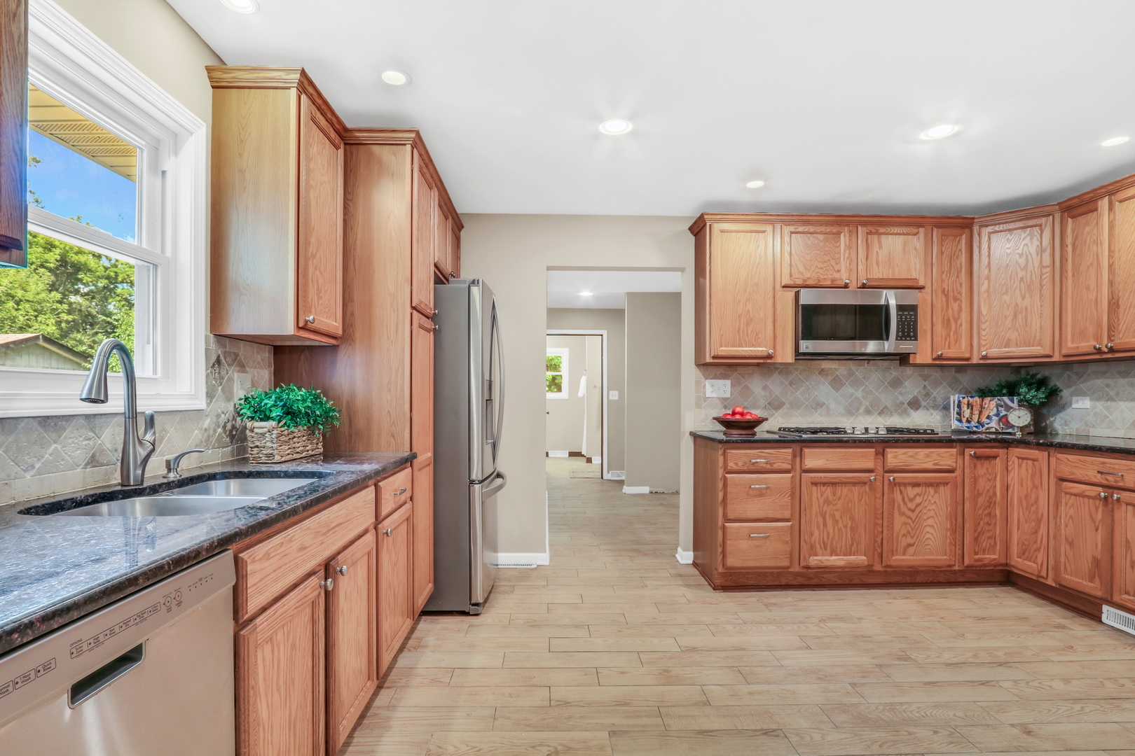 1856 Magnolia Avenue, Gurnee, IL 60031