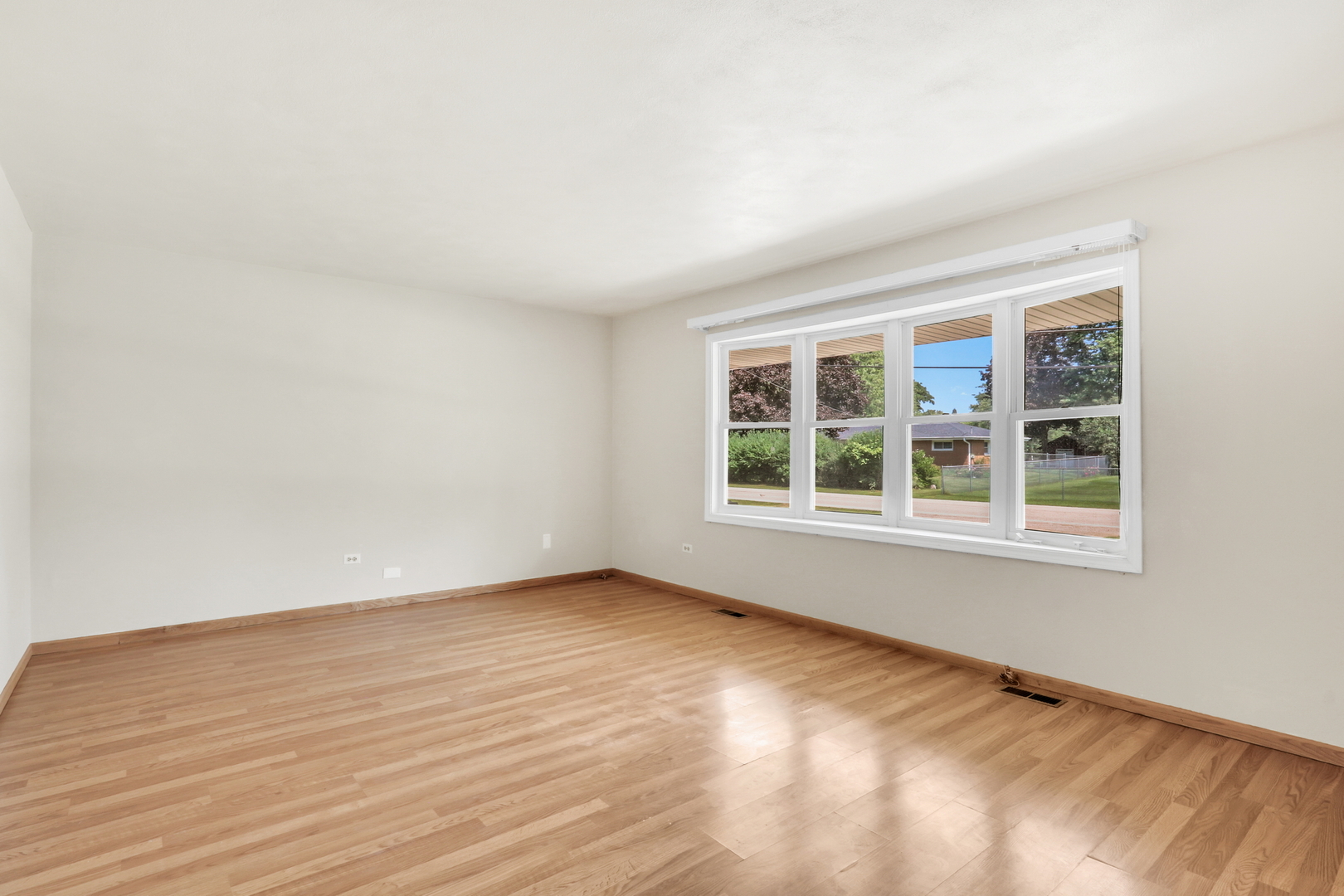 1856 Magnolia Avenue, Gurnee, IL 60031