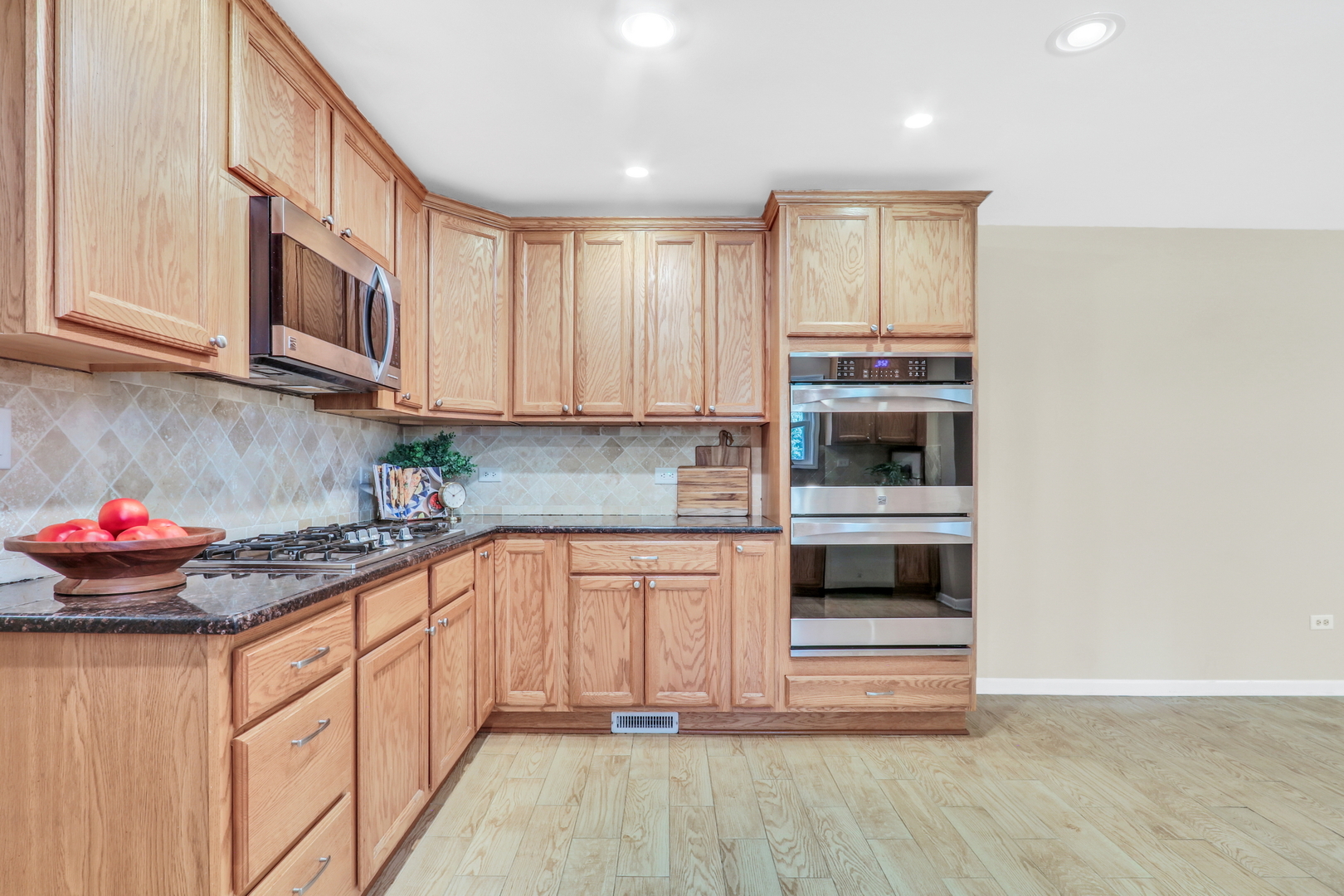 1856 Magnolia Avenue, Gurnee, IL 60031