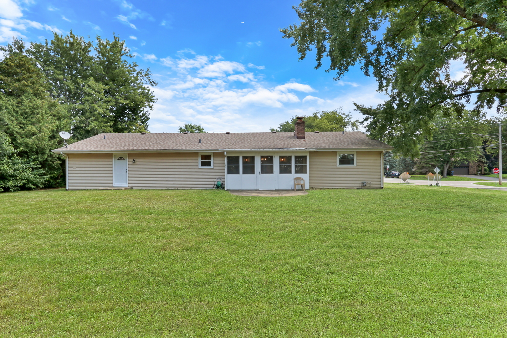 1856 Magnolia Avenue, Gurnee, IL 60031