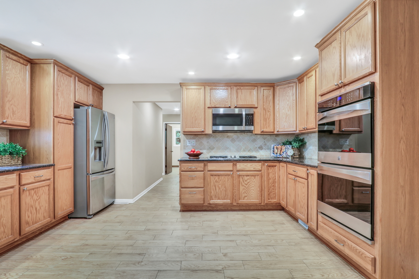 1856 Magnolia Avenue, Gurnee, IL 60031