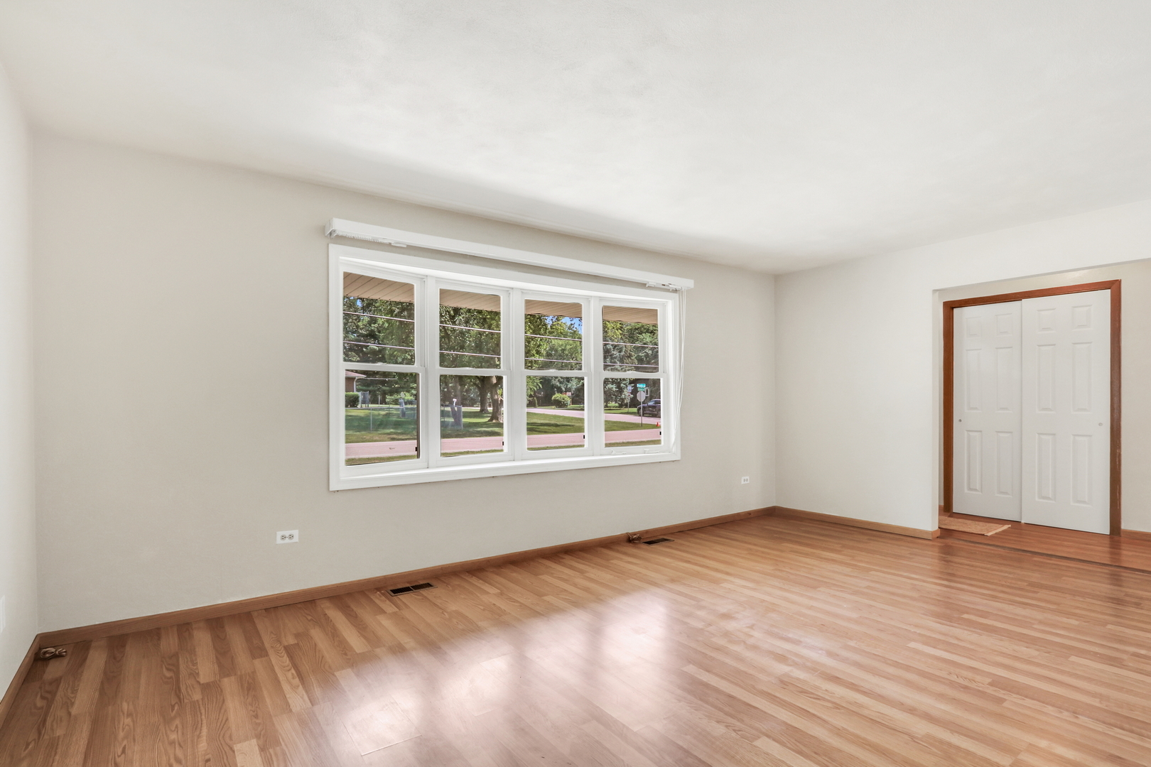 1856 Magnolia Avenue, Gurnee, IL 60031