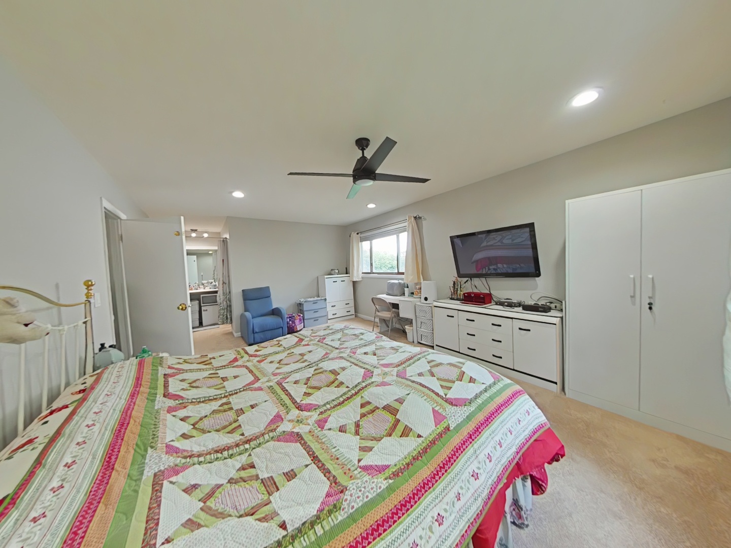 4400 Waubansie Lane, Lisle, IL 60532