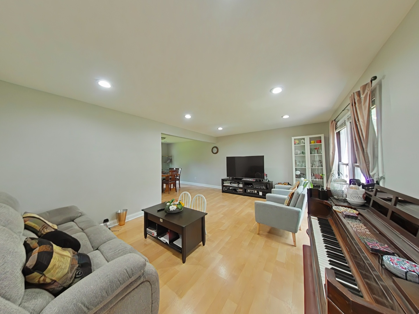 4400 Waubansie Lane, Lisle, IL 60532