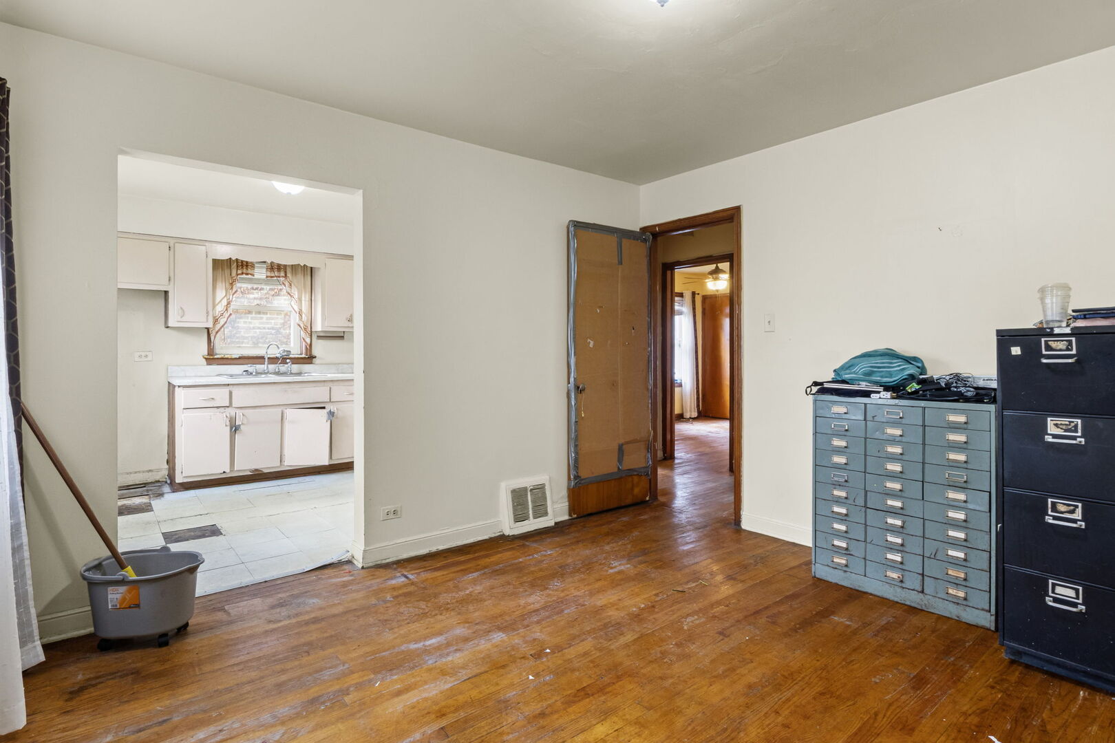 8043 S Yale Avenue, Chicago, IL 60620