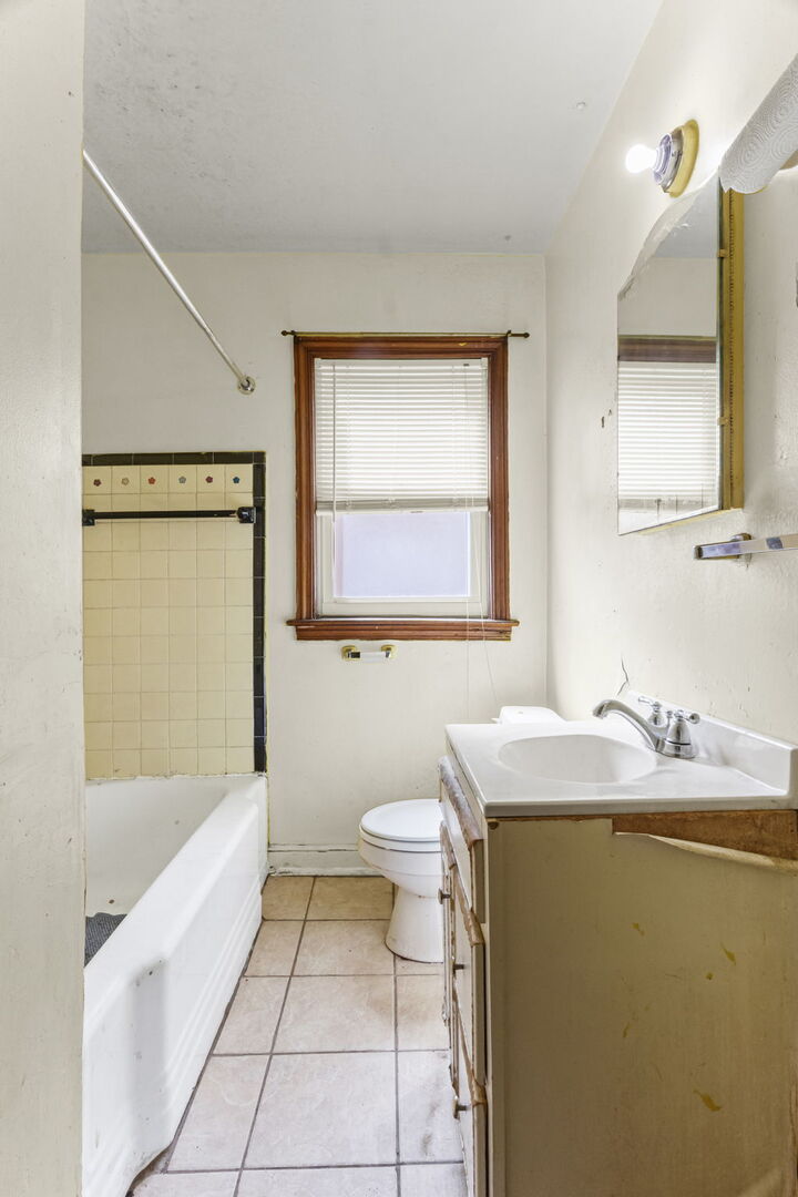 8043 S Yale Avenue, Chicago, IL 60620