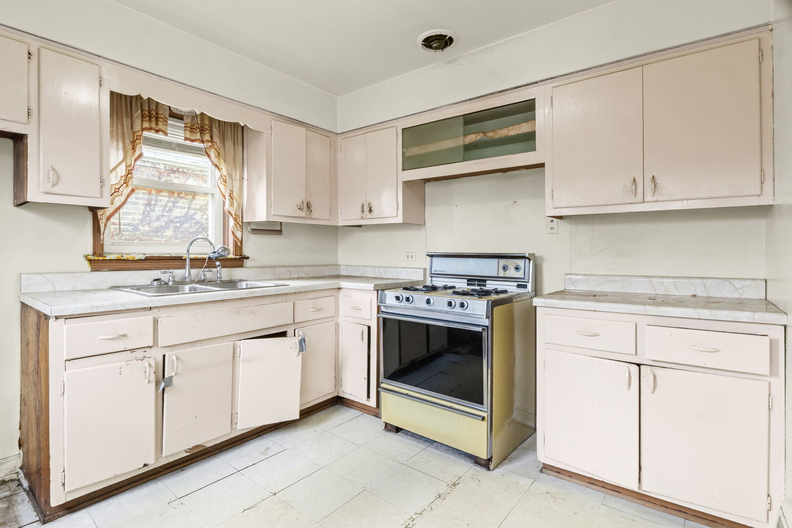 8043 S Yale Avenue, Chicago, IL 60620