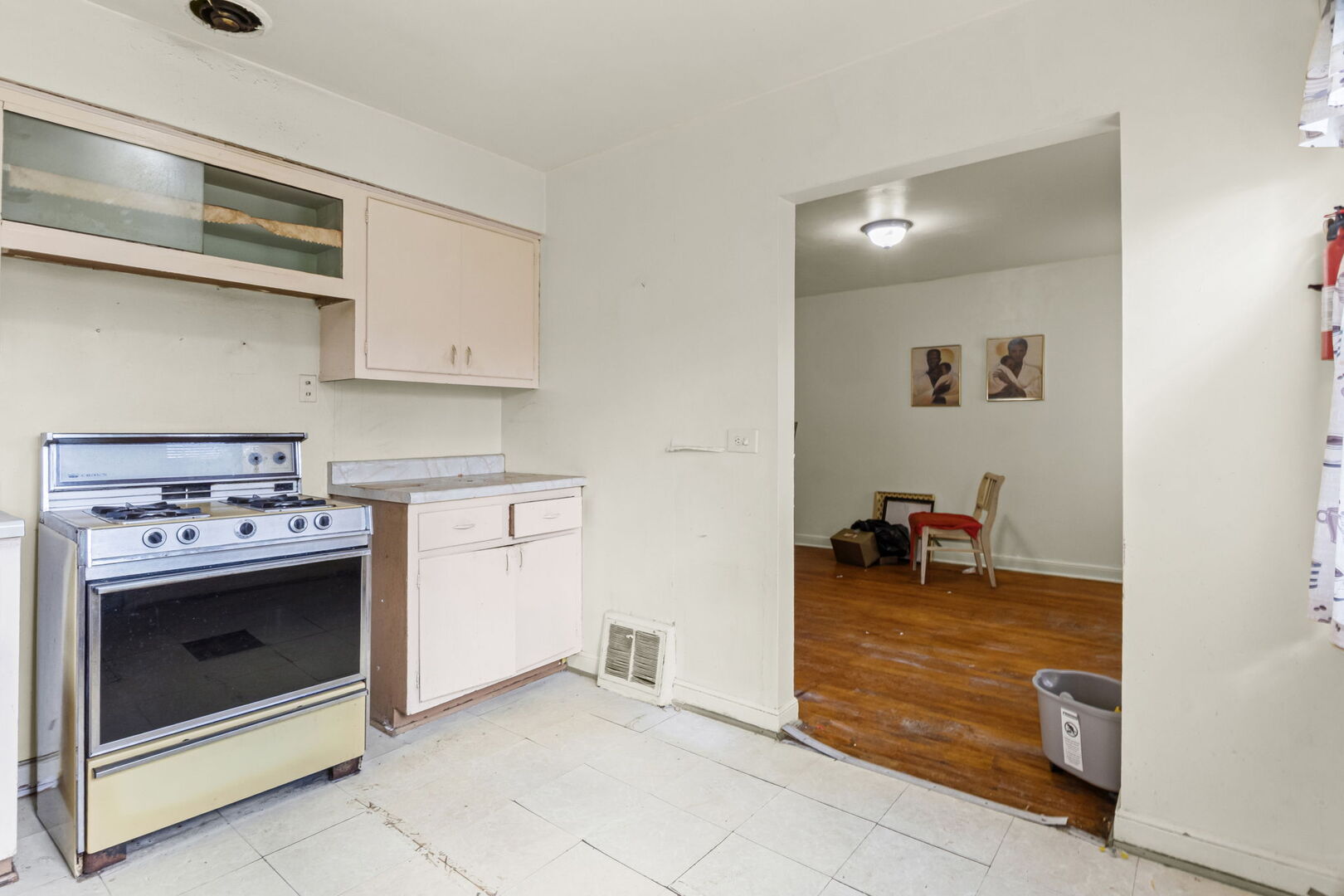 8043 S Yale Avenue, Chicago, IL 60620