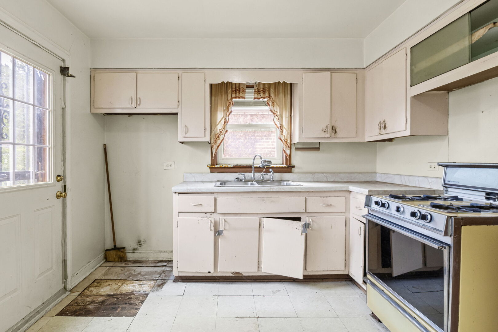 8043 S Yale Avenue, Chicago, IL 60620