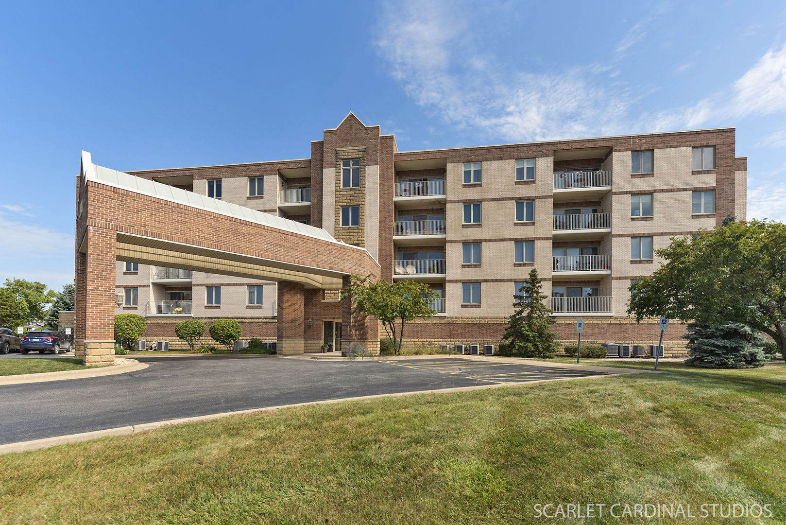 201 W Brush Hill Road #107, Elmhurst, IL 60126