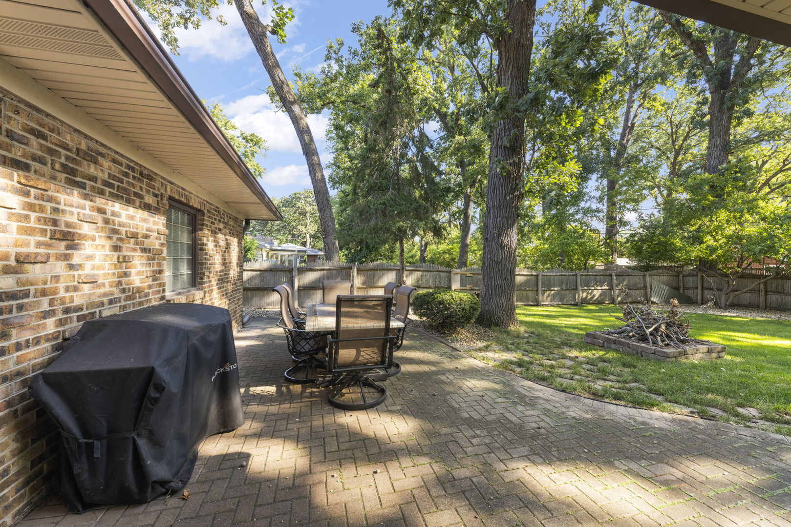 326 DWIGHT Avenue, Joliet, IL 60436