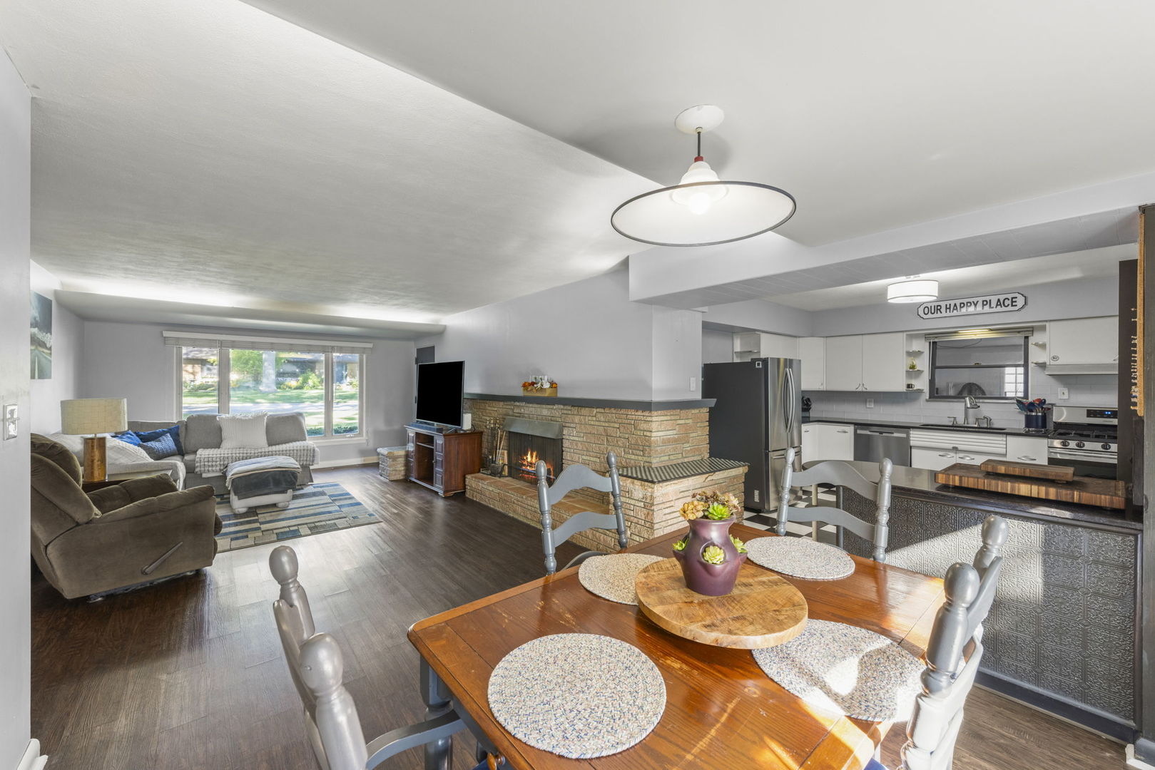 326 DWIGHT Avenue, Joliet, IL 60436