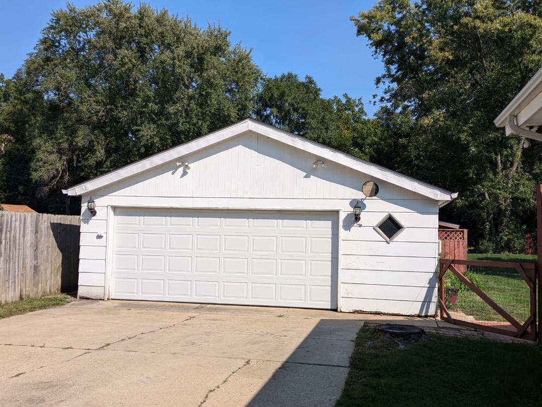 21W230 Pershing Avenue, Lombard, IL 60148