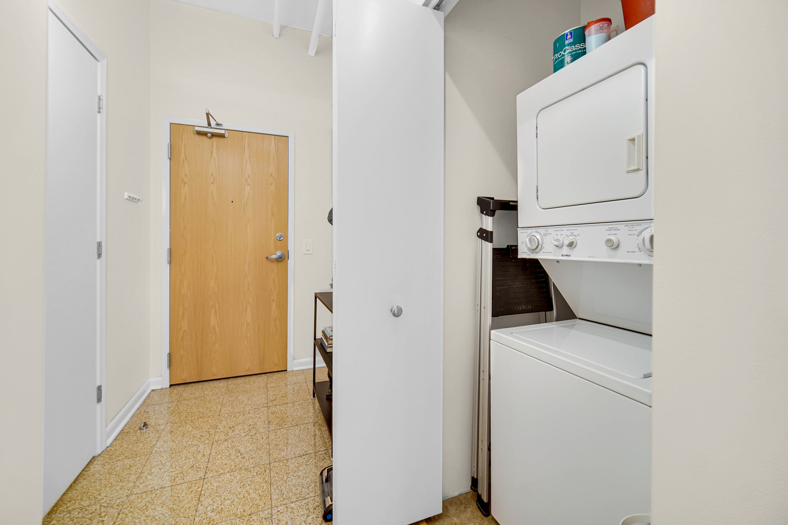 212 E Cullerton Street #1109, Chicago, IL 60616