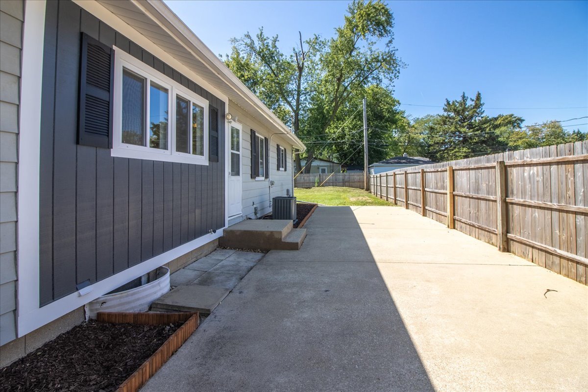 2211 Black Road, Joliet, IL 60435