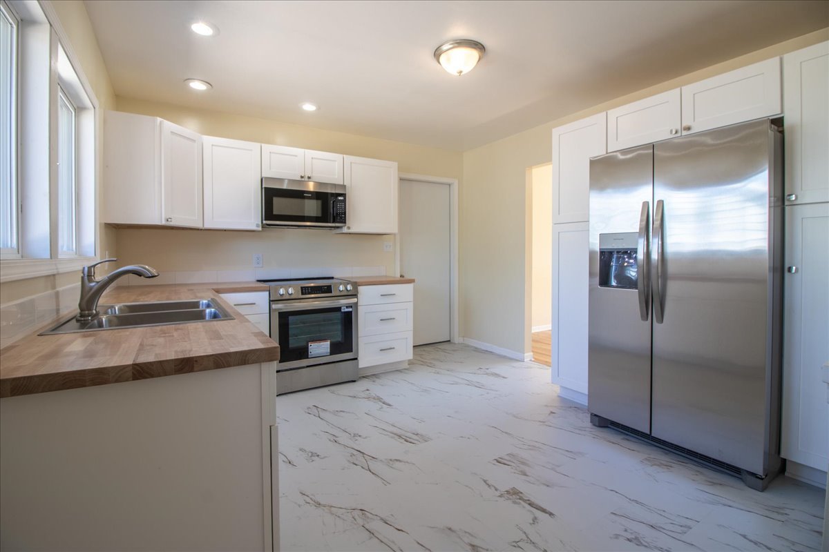 2211 Black Road, Joliet, IL 60435